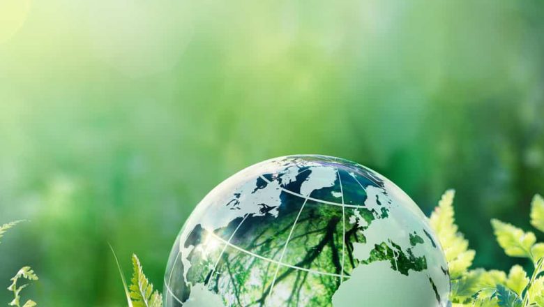 The 2008 Climate Act legally binds the UK to reduce carbon emissions by 80% on 1990 levels by 2050. The 2008 Climate Act legally binds the UK to reduce carbon emissions by 80% on 1990 levels by 2050.